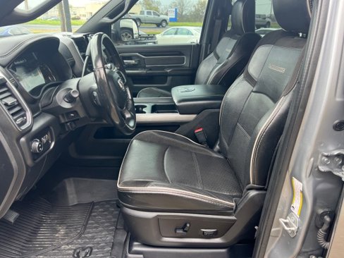 Used 2020 RAM 2500 Laramie w/ Night Edition image 20