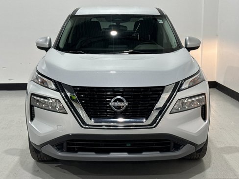 Used 2023 Nissan Rogue SV image 10