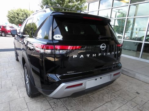Certified 2024 Nissan Pathfinder SL image 5