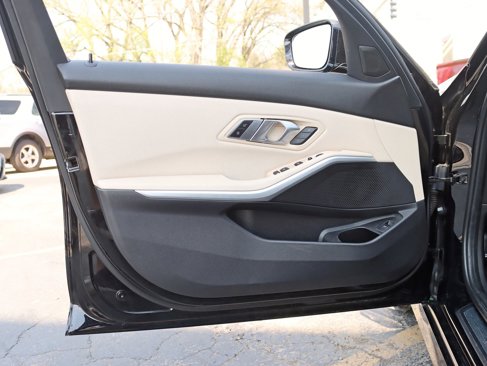Used 2020 BMW 330i xDrive Sedan w/ Convenience Package image 33