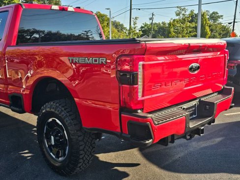 Used 2025 Ford F250 Lariat w/ Tremor Off-Road Package image 15