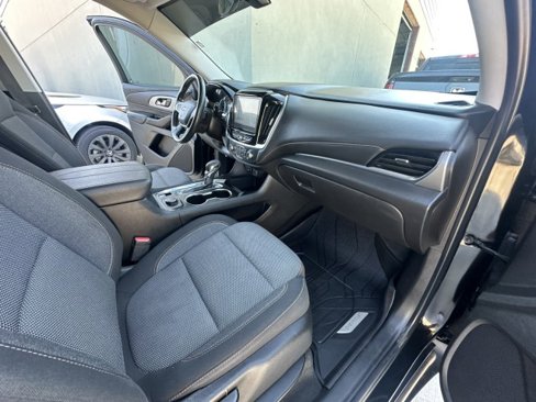 Used 2021 Chevrolet Traverse LT image 16