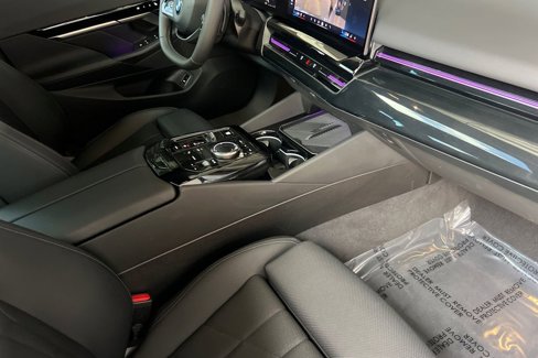 Used 2024 BMW 530i xDrive w/ Premium Package image 15