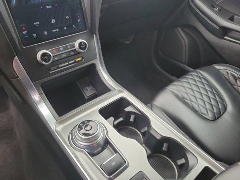 Used 2024 Ford Edge Titanium image 32