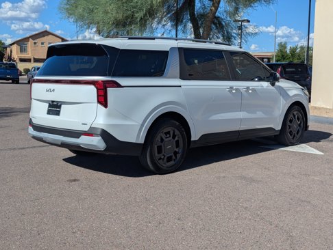 Certified 2025 Kia Carnival EX image 3