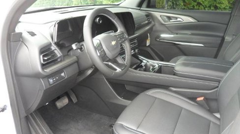New 2026 Chevrolet Traverse LT w/ Driver Confidence Package image 16