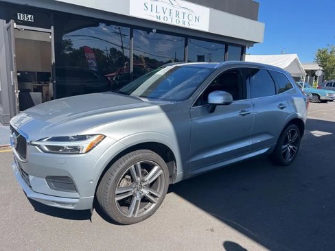 Used 2018 Volvo XC60 T5 Momentum w/ Advanced Package image 1