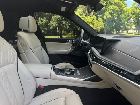Used 2025 BMW X7 xDrive40i w/ M Sport Package image 30