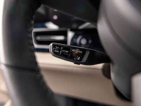 New 2025 Porsche Taycan image 33