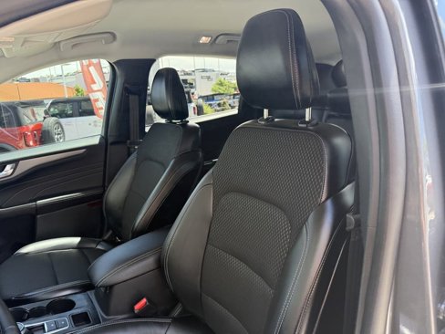 Certified 2025 Ford Escape SE image 12