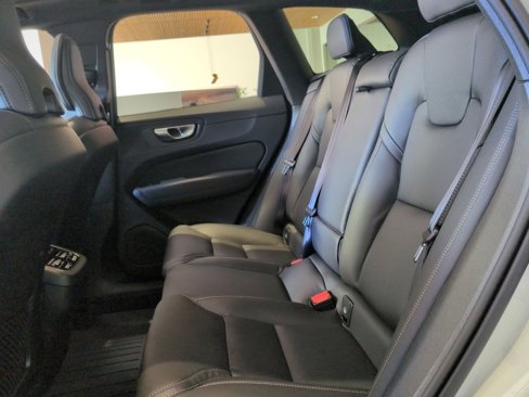 New 2026 Volvo XC60 B5 Ultra w/ Climate Package image 23