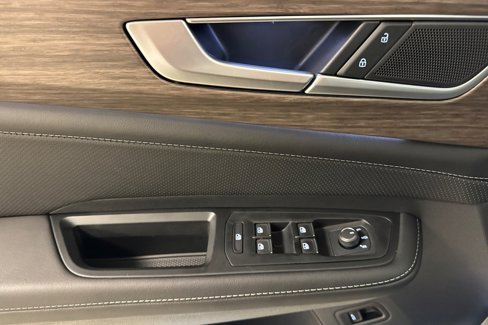 New 2026 Volkswagen Atlas SEL image 10