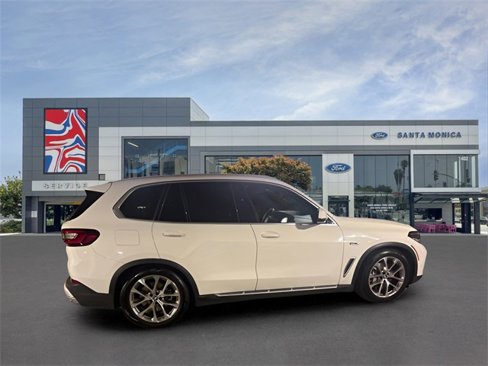 Used 2023 BMW X5 xDrive45e image 2