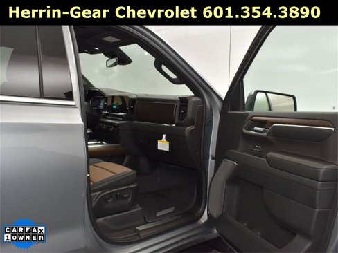 Used 2024 Chevrolet Silverado 1500 High Country w/ High Country Premium Package image 21