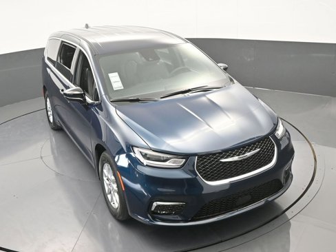 New 2025 Chrysler Pacifica Select image 48