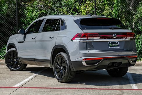 Used 2024 Volkswagen Atlas Cross Sport SE w/ Panoramic Sunroof Package image 19