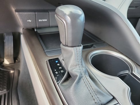 Used 2022 Toyota Camry SE image 24