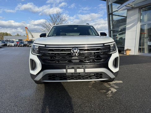 New 2025 Volkswagen Atlas Peak Edition SE image 2