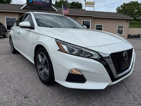 Used 2021 Nissan Altima 2.5 SV image 1