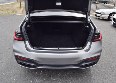 Used 2022 BMW M760i xDrive w/ Luxury Rear Seating Package image 14