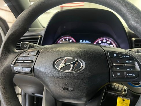 Used 2019 Hyundai Veloster 2.0 image 18