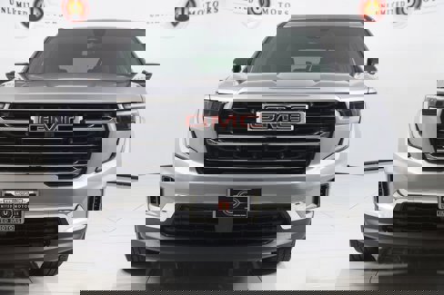 Used 2025 GMC Acadia Elevation image 55