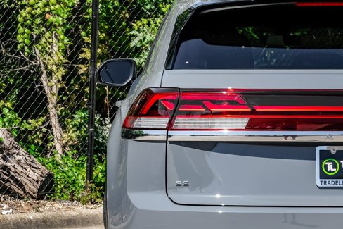 Used 2024 Volkswagen Atlas Cross Sport SE w/ Panoramic Sunroof Package image 53
