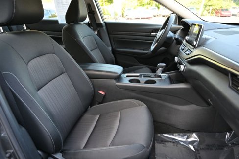 Used 2025 Nissan Altima 2.5 SV image 15