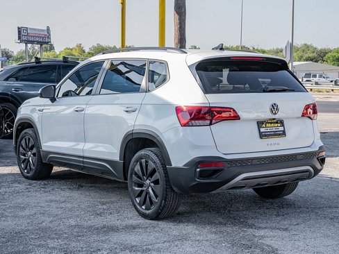 Used 2022 Volkswagen Taos S image 7