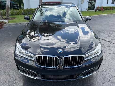 Used 2019 BMW 750i w/ Executive Package image 14