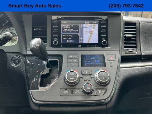 Used 2019 Toyota Sienna SE image 31