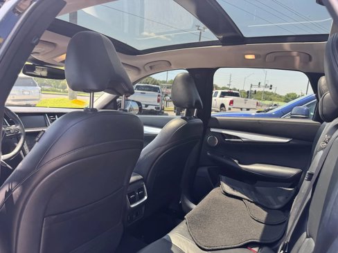 Used 2019 INFINITI QX50 Essential w/ Premium Heat Package image 3