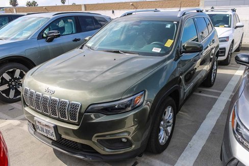 Used 2019 Jeep Cherokee Latitude w/ Popular Appearance Group image 2