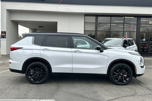 New 2025 Mitsubishi Outlander SEL image 4