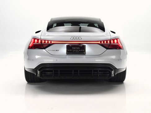 Used 2022 Audi e-tron GT Prestige image 5