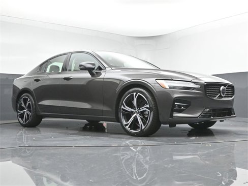 Used 2025 Volvo S60 B5 Plus w/ Protection Package Premier image 31