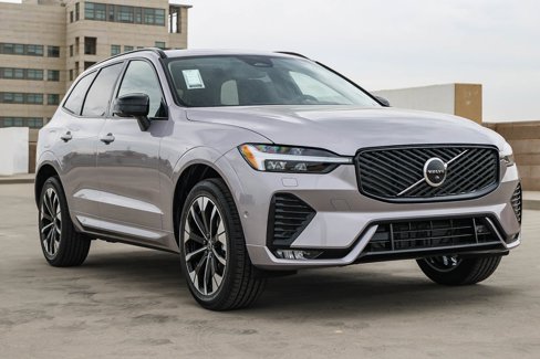 New 2026 Volvo XC60 B5 Plus w/ Climate Package PRO image 3