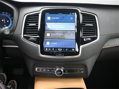 Used 2024 Volvo XC90 B6 Ultimate w/ Lounge Package image 13