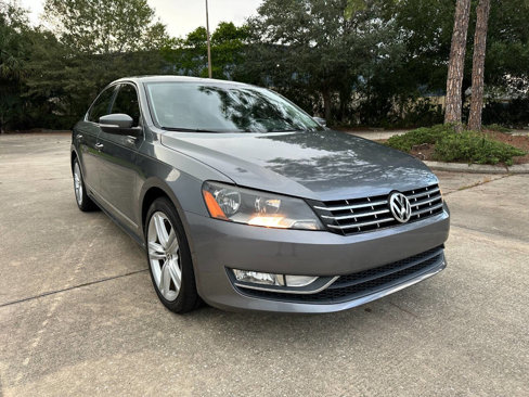 Used 2013 Volkswagen Passat TDI SEL Premium image 1
