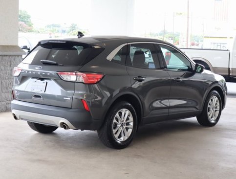 Used 2020 Ford Escape SE image 5
