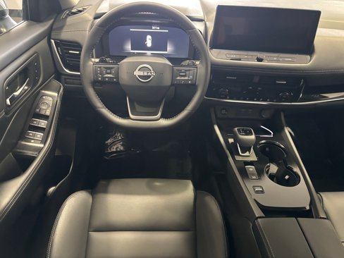 Used 2025 Nissan Rogue SL w/ SL Premium Package image 9