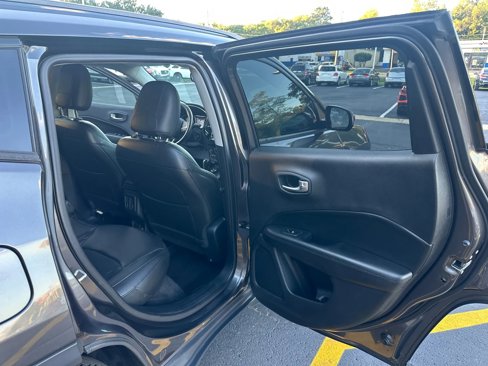 Used 2019 Jeep Compass Latitude image 29