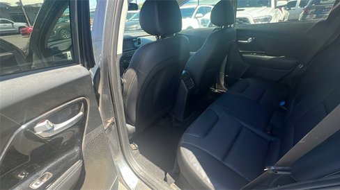 Used 2017 Kia Niro EX image 14