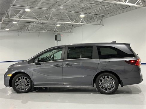 New 2026 Honda Odyssey Touring image 8