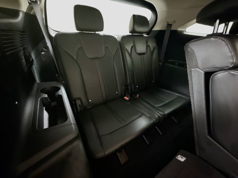 Used 2024 Kia Sorento S image 27