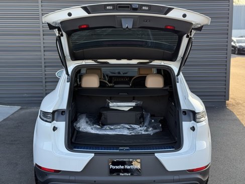 New 2025 Porsche Cayenne E-Hybrid image 27