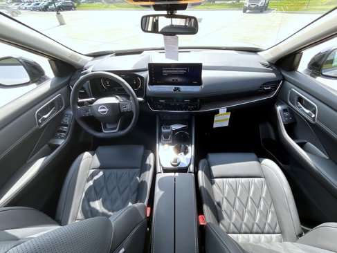 New 2026 Nissan Rogue Platinum image 14