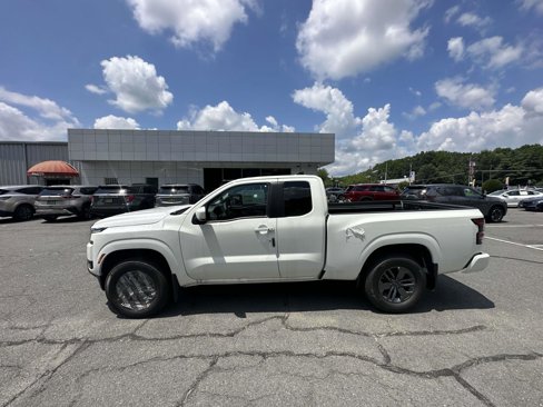 Used 2025 Nissan Frontier SV w/ SV Convenience Package image 6