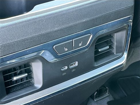 Used 2024 Chevrolet Silverado 3500 LTZ w/ LTZ Convenience Package image 26