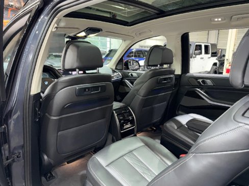 Used 2020 BMW X7 xDrive40i w/ Premium Package image 52
